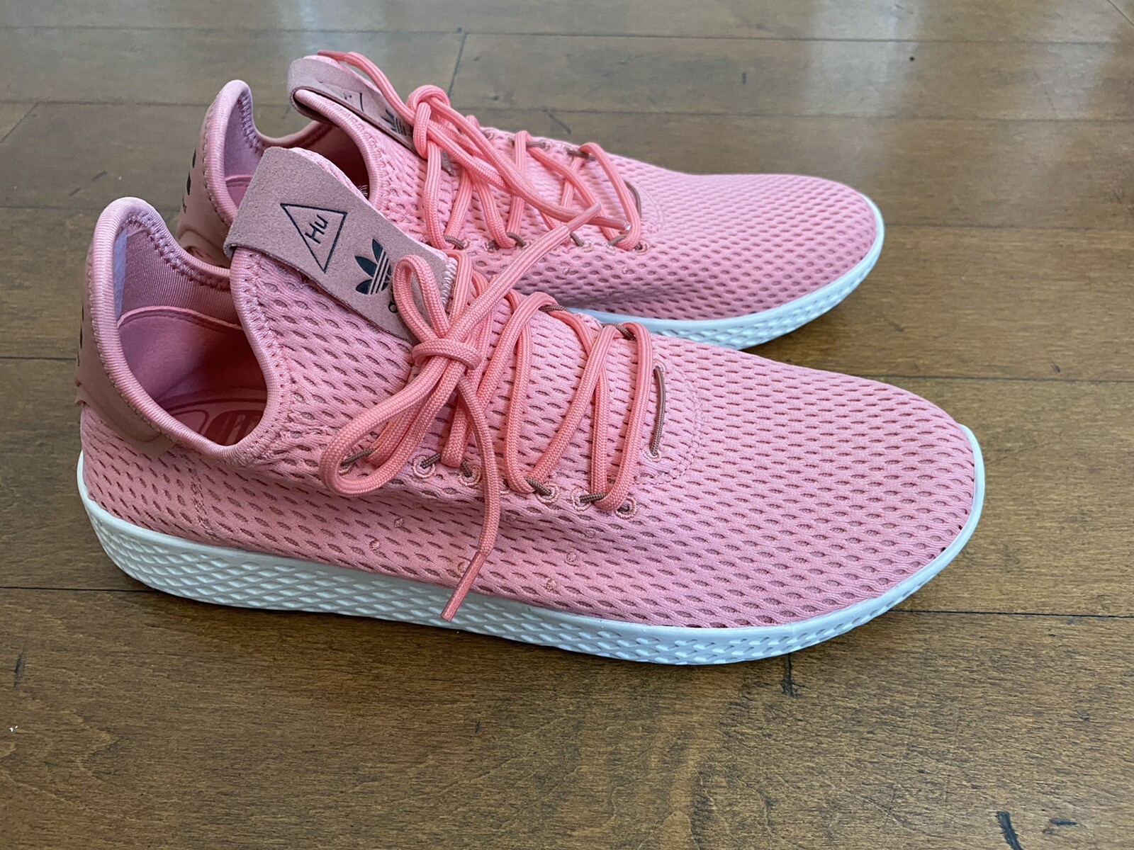 pharrell williams trainers pink