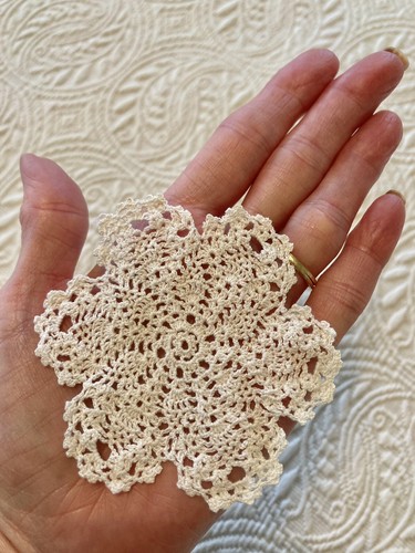 Vintage Hand Crocheted Lace Petite Doily’s White Cluny? Lace Pink Butterfly - Picture 4 of 8
