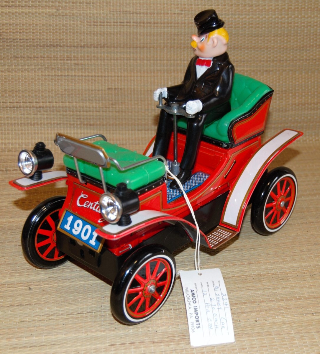 AMICO Shaking Antique Car Vintage 1950s Battery Operated Tin Toy