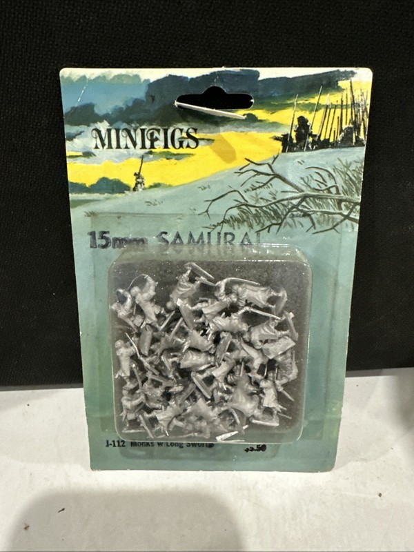 Minifigs 15mm J-112 Monks W/long Swords