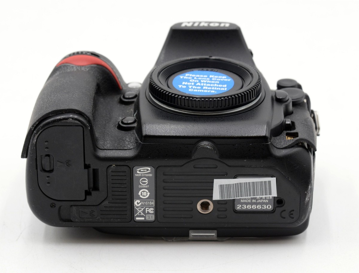 NIKON D700 12.1 MP DIGITAL CAMERA BODY FOR PARTS 18208254446