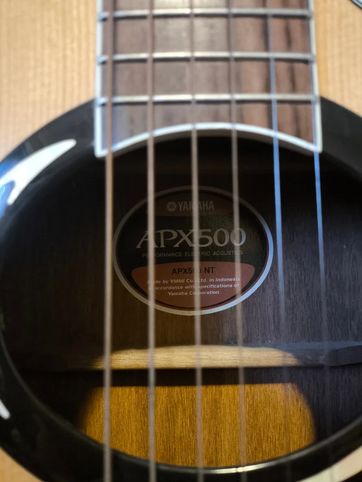 Yamaha APX-500 Acoustic Guitar - Thin Body Cutaway  - image 2 of 4