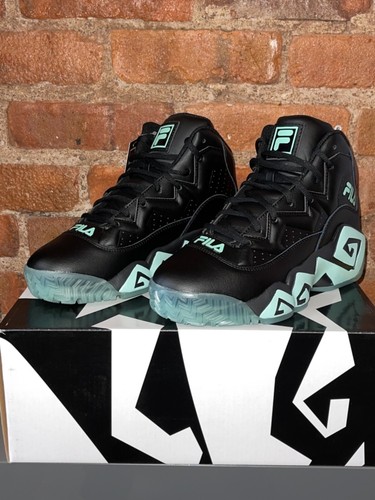 glow in the dark fila