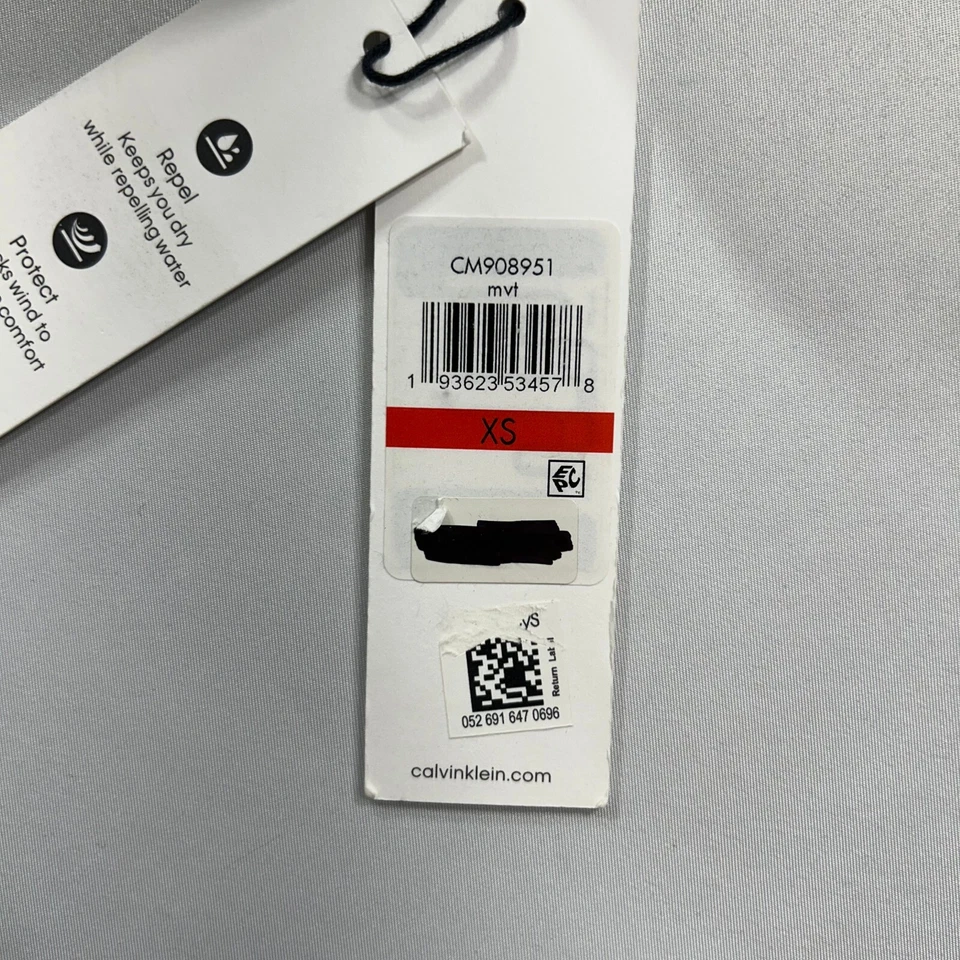 Chaqueta acolchada Calvin Klein para hombre XS verde oliva conjunto con detalle de babero viento agua $225 Foto 4 de 4