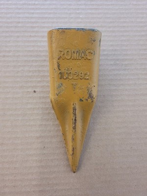 Romac Bucket Tooth fits Caterpillar 1U3202T