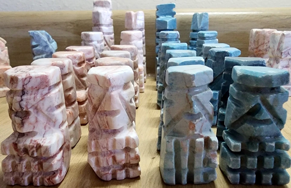 32 Hand Carved Mexican Marble Onyx Aztec Blue & Rose Pink Chess Pieces MCM READ - Image 3 of 4