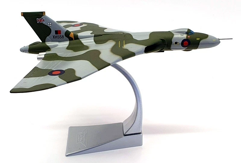 Corgi 1/144 Scale Diecast AA31206 - Avro Vulcan B.2 XH558 - Image 4 of 4