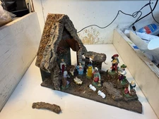 Vintage Nativity Scene Set Manger 13 Figures Lighted With Music Box 