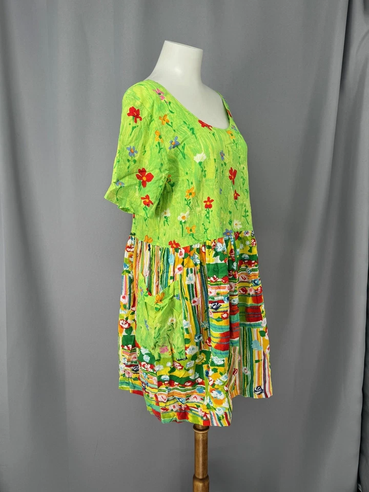 Vestido Jams World Mediano Verde Floral Babydoll Bolsillos Boho Maximalista Hawaiano Foto 2 de 4