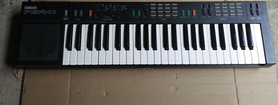 Yamaha Portatone PSR-11 Electronic Keyboard with Synthesizer