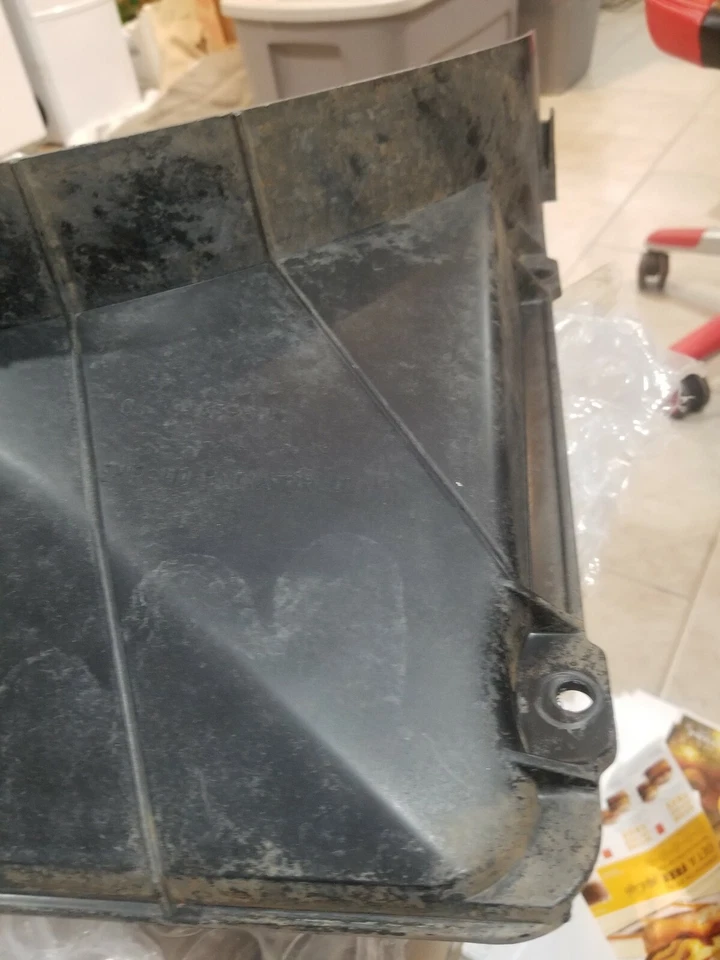 Cubierta de ventilador usada 07 Mitsubishi Fuso FE 180 Foto 4 de 4