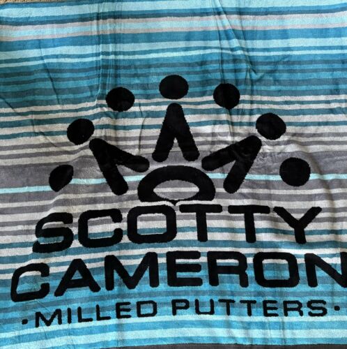 Fabrycznie nowy z metką SCOTTY CAMERON GALLERY 2024 Serape Stack Duży ręcznik plażowy 62" x 30" Niebieski - Zdjęcie 1 z 5