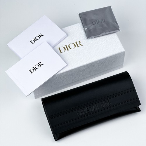 Dior Women Sunglasses Powder Pink Green Butterfly DIORBOBBY B1U 40C0 NEW - Picture 10 of 11