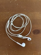 Apple Wired Earbuds EarPods Headphones with Lightning Connector