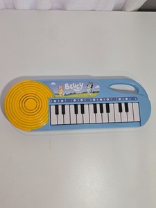 Bluey's 23 Note Keyboard Music Piano Toy Kids +3 Age EUC
