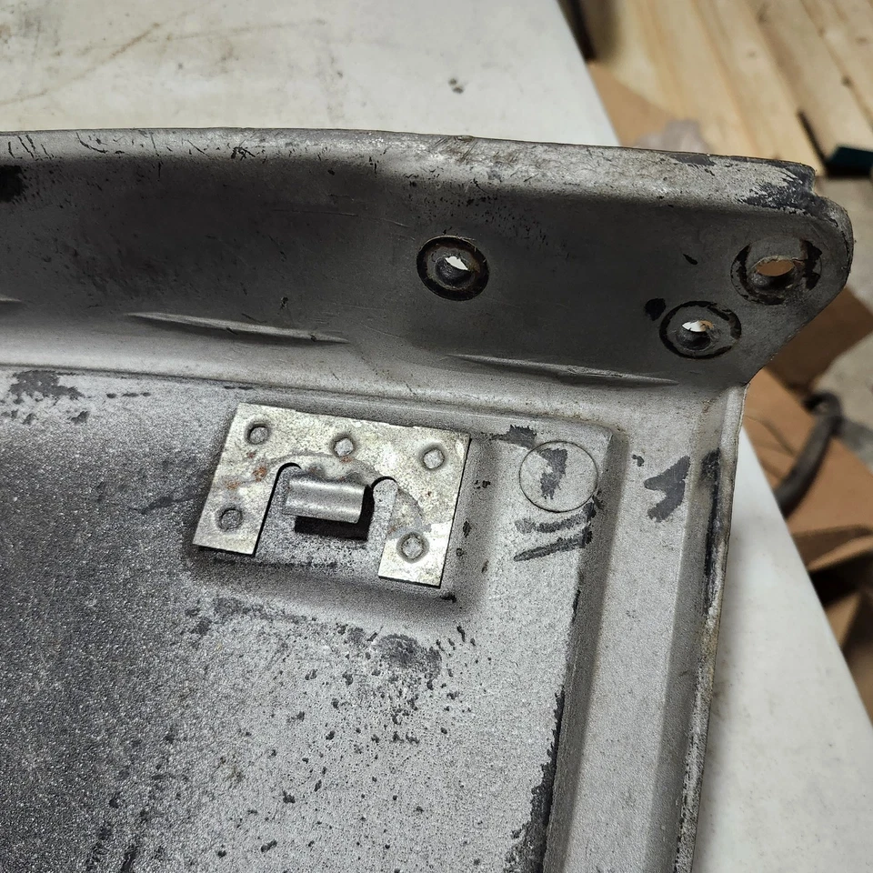 C3 Corvette Asiento Cubo Panel Trasero Almeja Superior Carcasa Marco OEM BUENO 79-82 Gris Foto 4 de 4