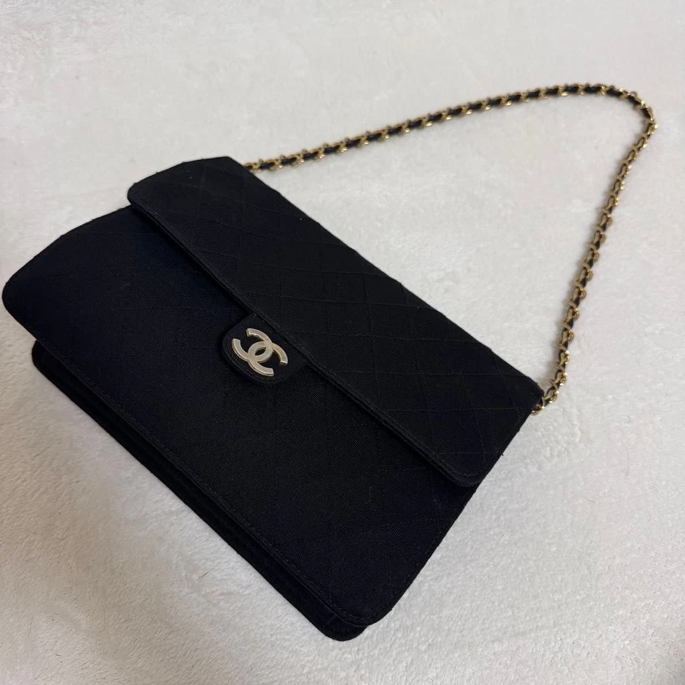 Auténtico bolso de hombro Chanel Matelasse cadena algodón negro logotipo CC bloqueo a presión vintage Foto 2 de 4