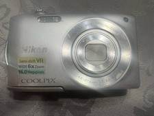 Nikon CoolPix S3300 16.0MP 6X Zoom 16GB SD Card Digital Camera Silver See Desc.