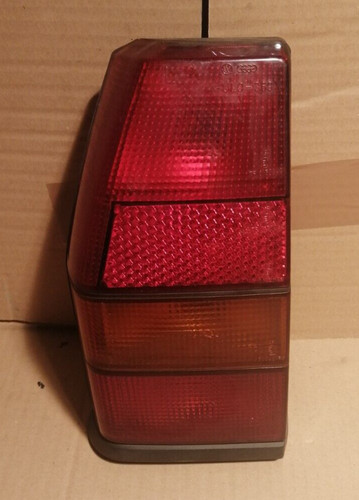 VW Polo 86C Rückleuchte hinten links 867 945 111 / 867 945 257 A