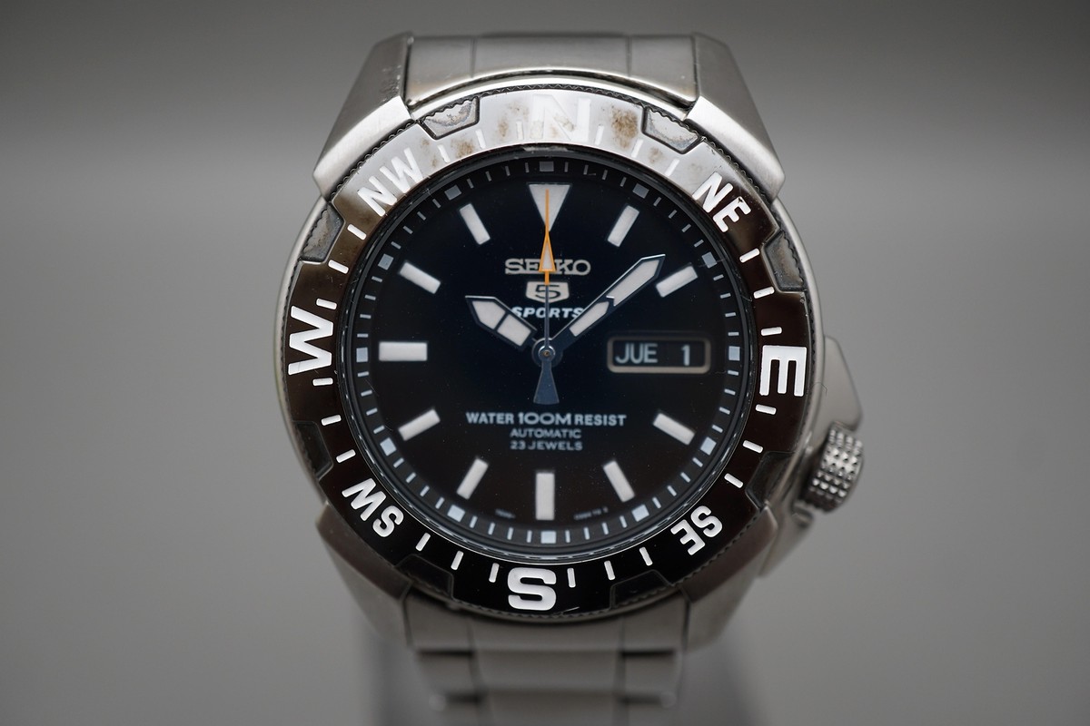 Seiko 5 Sports SNZE81 7S26 Black Dial 100M Compass Automatic Watch