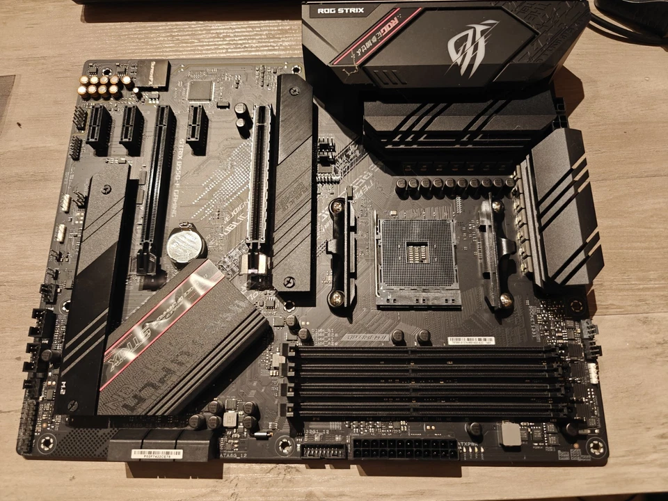 ASUS ROG Strix B550-F GAMING Socket AM4, AMD - Photo 4/4