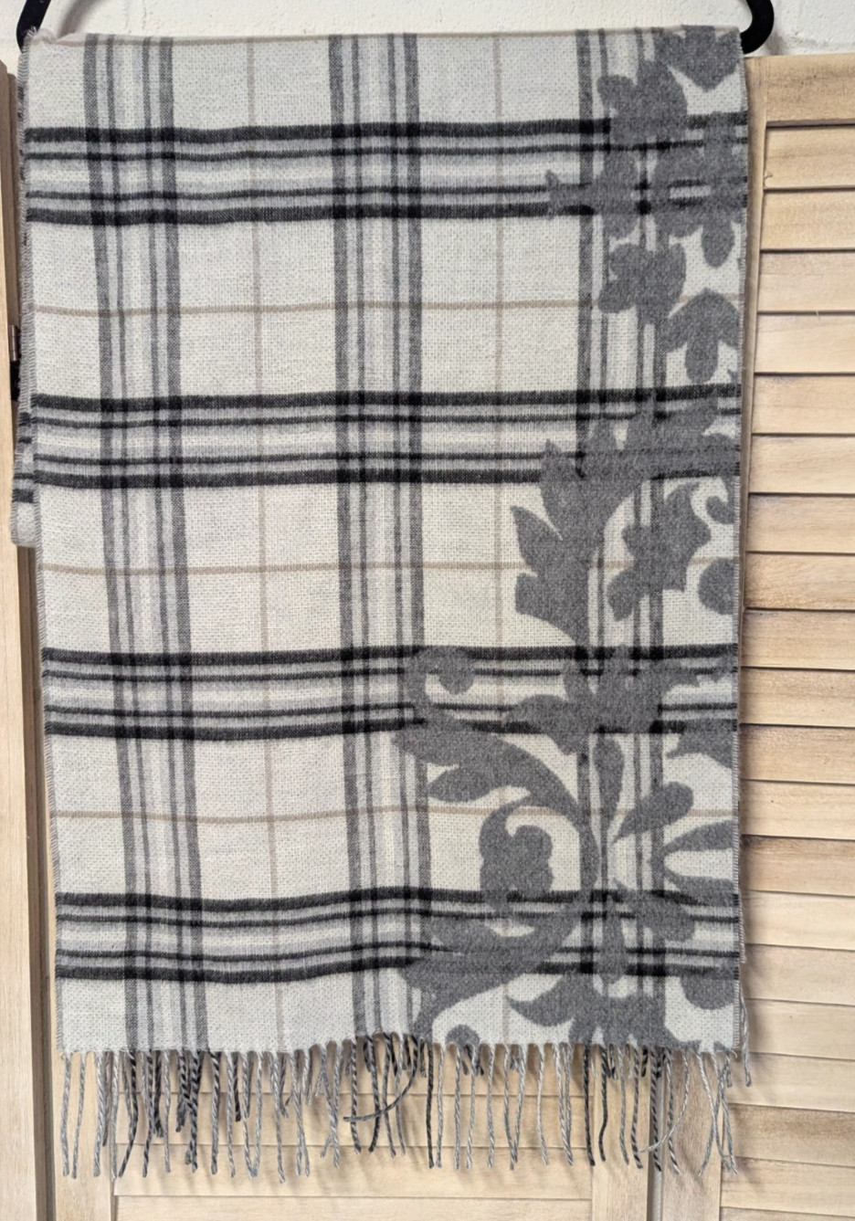 V. Fraas Women's Cashmink Gray Black Plaid /Flowered Scarf Fringed 70