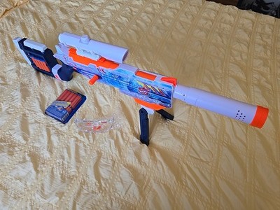 Nerf Loadout Artic Zerostriker Blaster, super Zustand, mit Darts & Brille