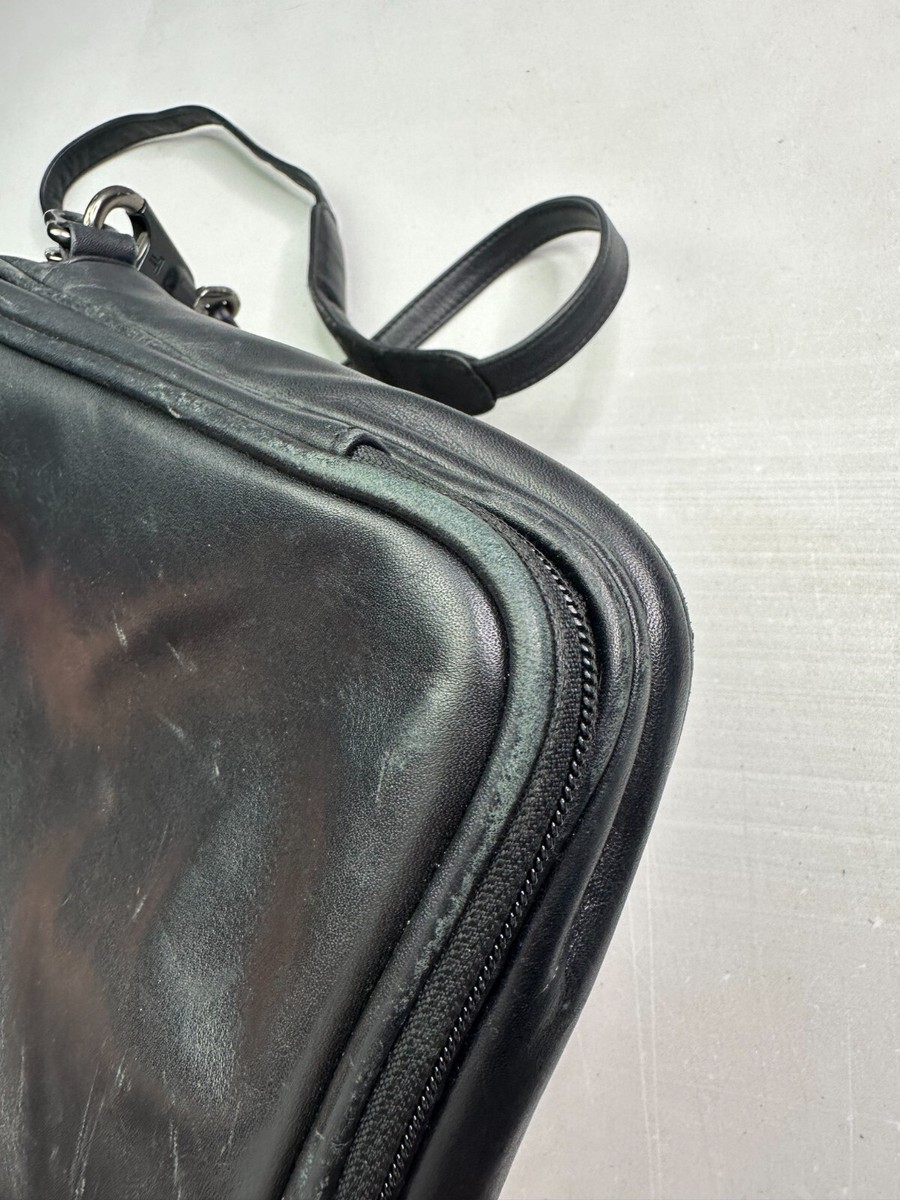 Tumi Crossbody Bag Adult Small Black Leather 92102D4 Zip Tumi Crossbody Bag Adult Small Black Leather 92102D4 Zip