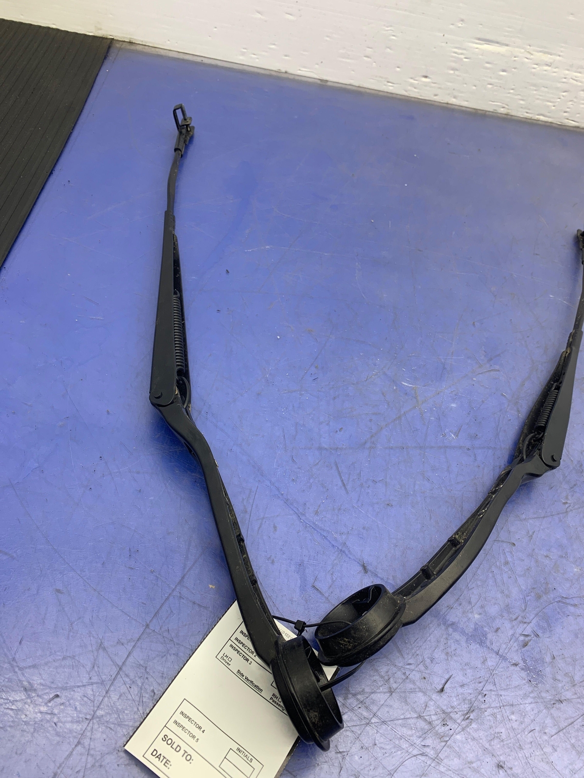 2014 - 2020 BMW I8 OEM FRONT RIGHT & LEFT WINDSHIELD WIPER ARM SET 61617322156