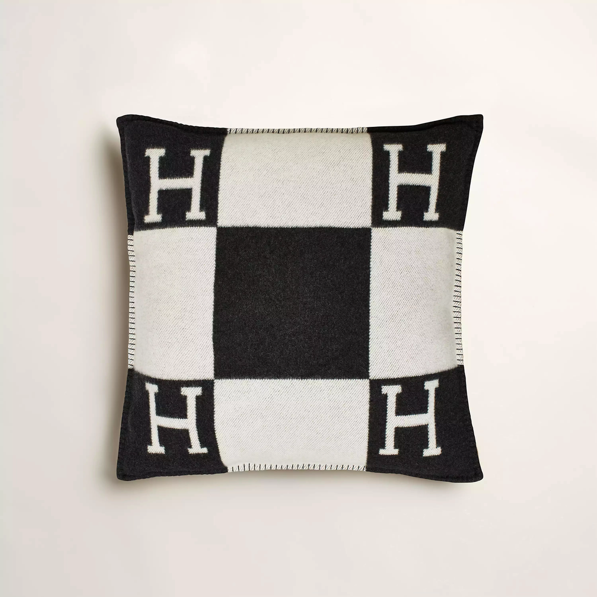 【Hermes】エルメス★avalon pillow★アバロンピロー ★グレー NEW Hermes Avalon pillow LARGE model in Écru/Gris Foncé
