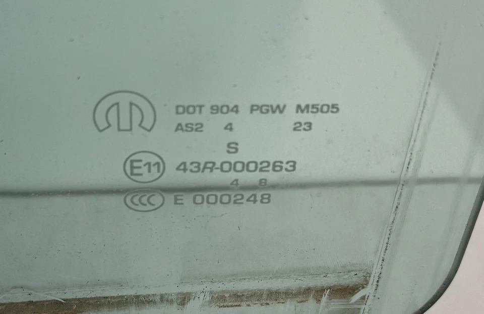 Grand Caravan Chrysler Town & Country Driver 2011 puerta delantera vidrio A174 Foto 2 de 4