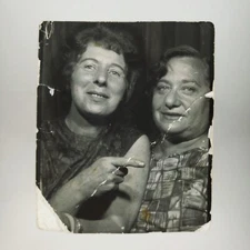 Silly Girl Friends Pointing Photobooth Portrait 1940s Smiling Women Photo A3078