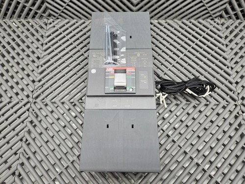 ABB SACE Tmax XT3N 225 Circuit Breaker 480-600V, 200A, 3P w/ Aux Switch, Covers - Picture 2 of 10