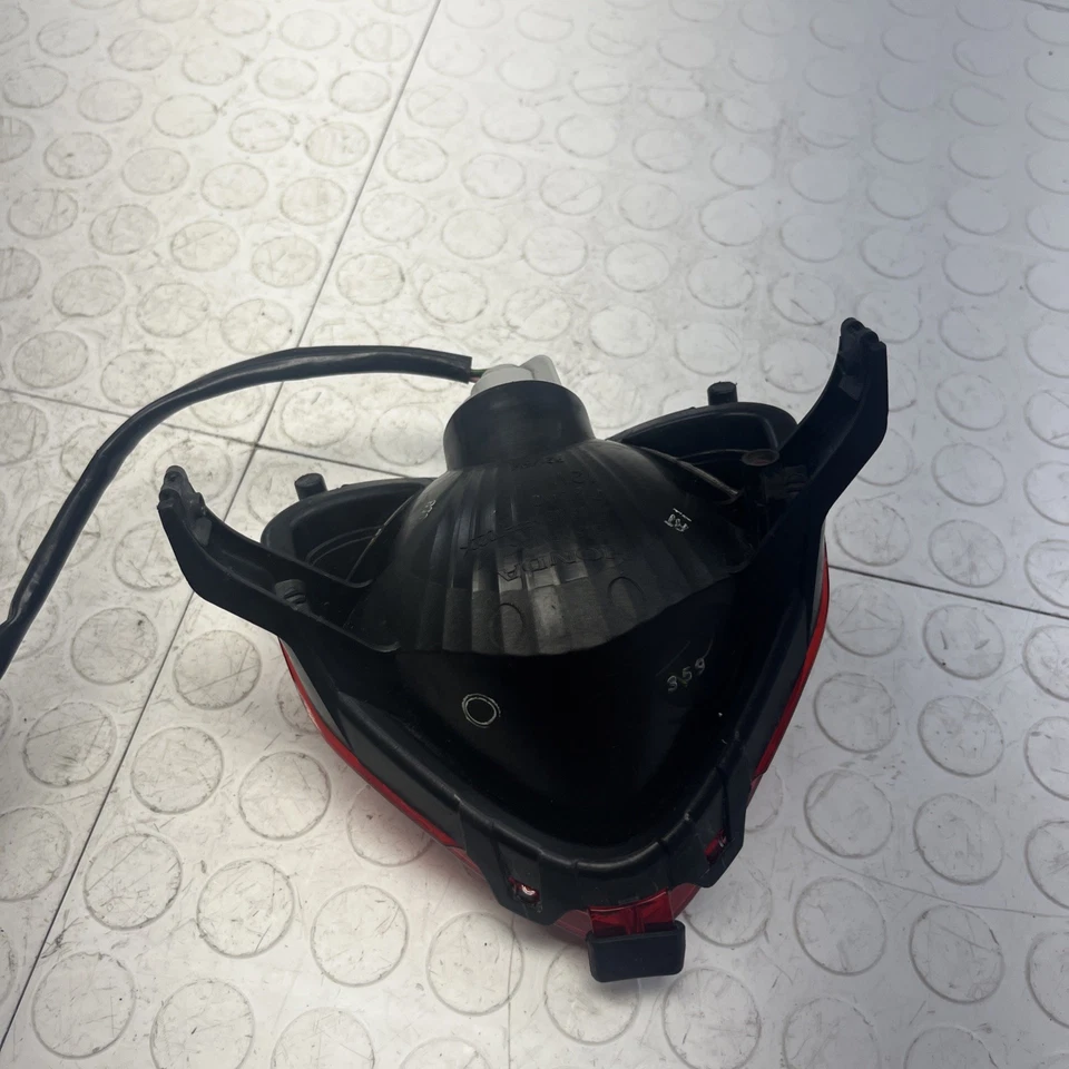 2015 HONDA CB500F REAR TAIL LIGHT TAILLIGHT BULB AND HOUSING OEM - Image 4 of 4
