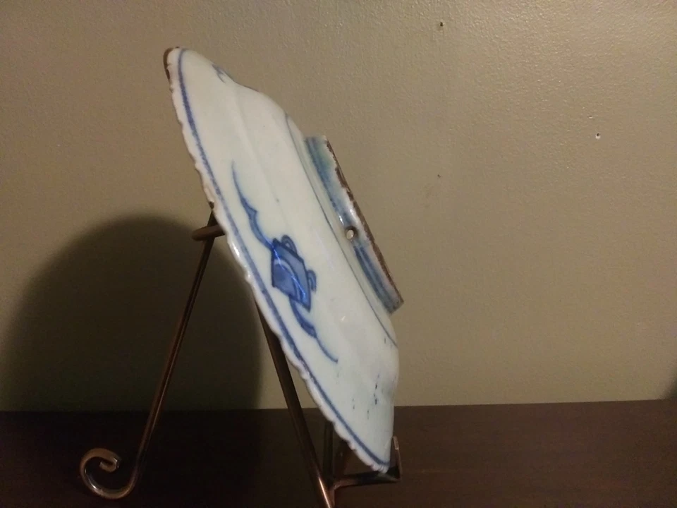 17th century Safavid fritware Persian blue and white dish - Image 4 of 4