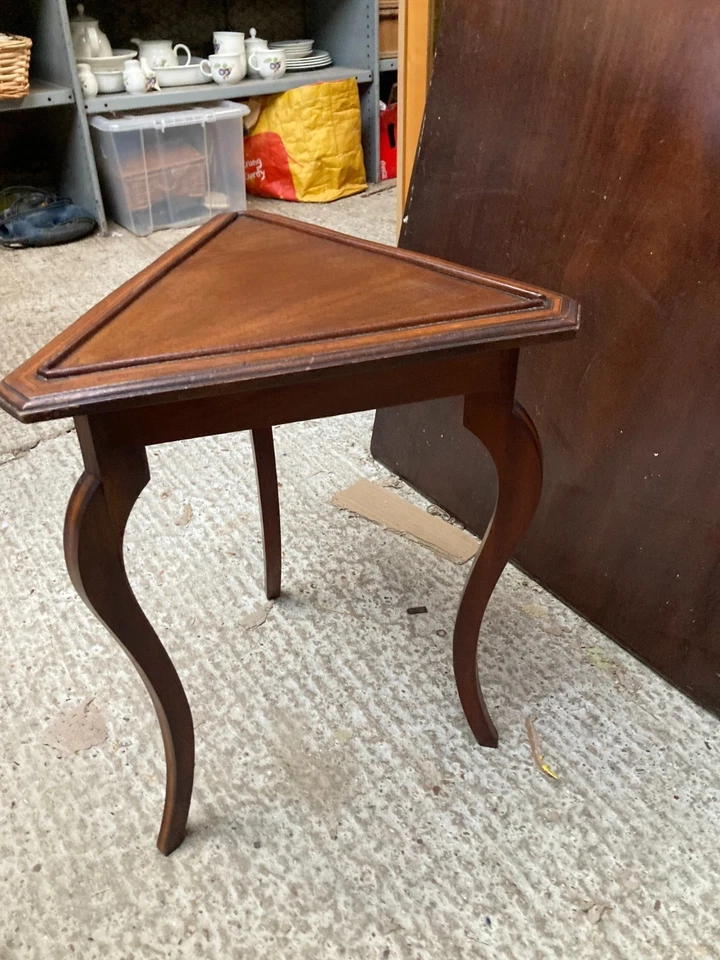 Vintage Antique Style Brown Wooden Triangular Side Table with Shaped Legs - Image 2 of 4