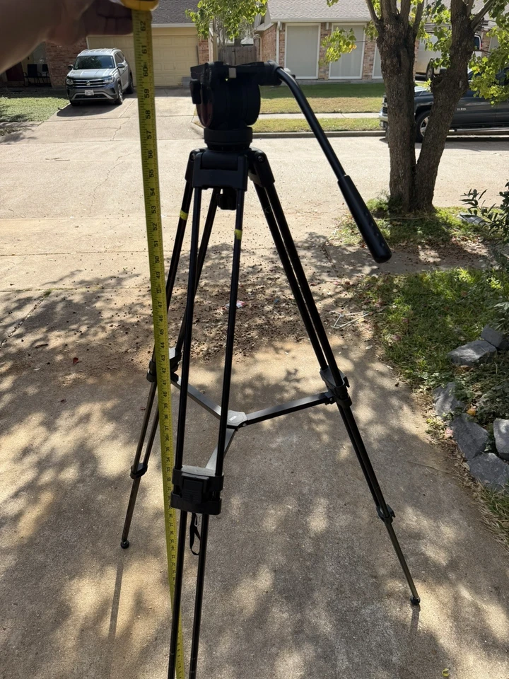 VT-2500B camera Tri pod , used by works great.  - Image 4 of 4