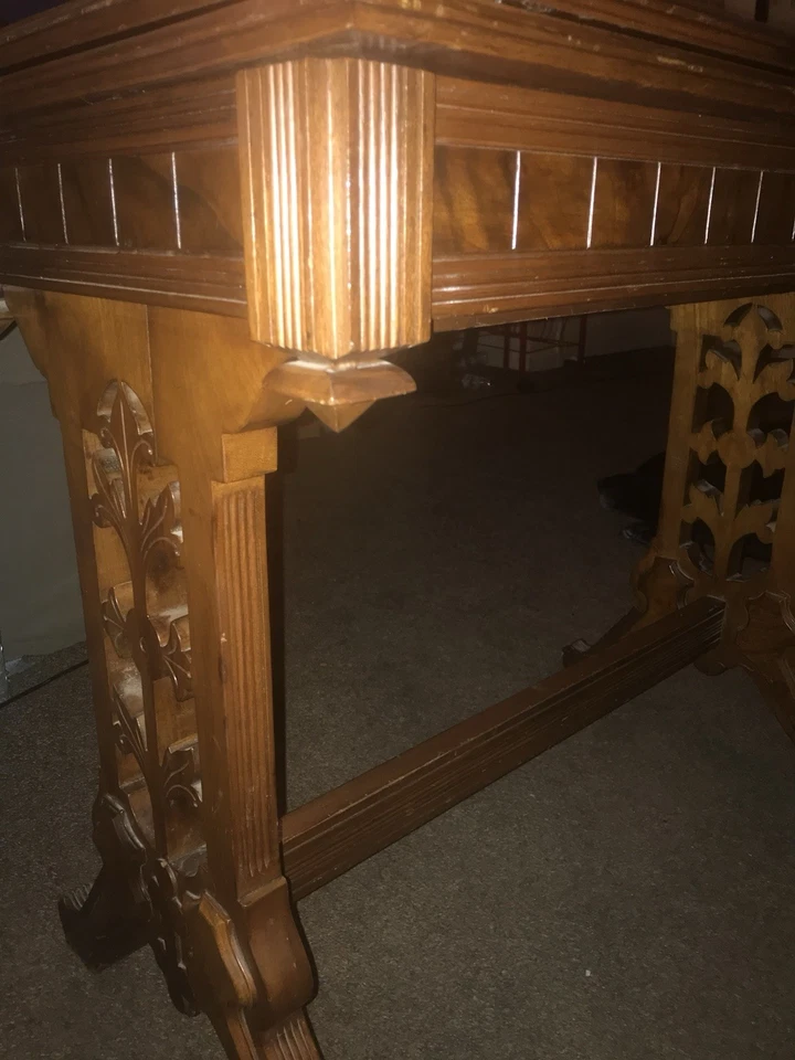 Mesa de juego con tapa de cuero antigua Foto 4 de 4