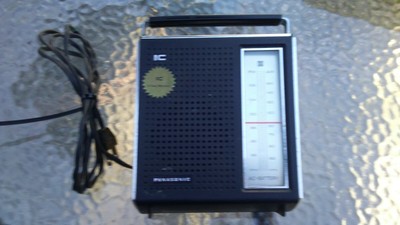 Vintage PANASONIC IC Integrated Circuit Portable AM/FM Radio (WORKING