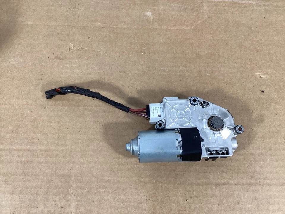 2015-2020 AUDI A3 8V - Motor de teto solar/telhado solar 8V3959591A fabricante de equipamento original - Imagem 4 de 4