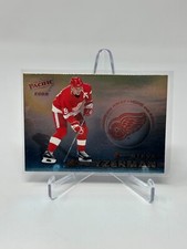 2000 Pacific Trading Hockey Steve Yzerman  Card #17