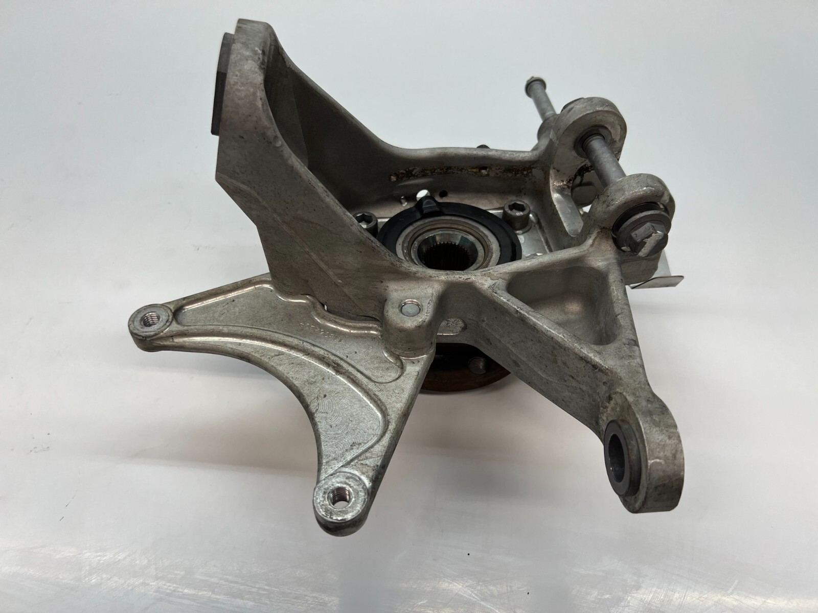 MCLAREN 650S REAR LEFT DRIVER LH WHEEL HUB SPINDLE OEM 11B0115CP 11B0623CP