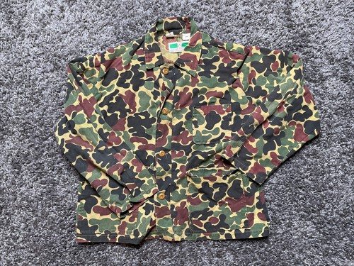 VTG game winner sports camo shirt 