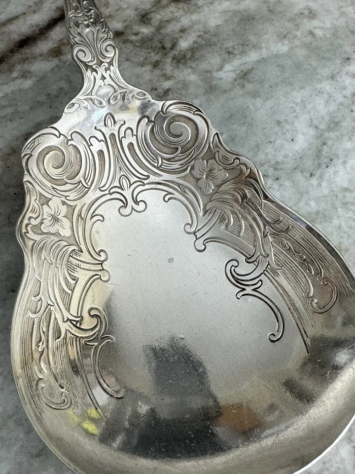 Colher de servir estilo rococó antiga R. Wallace prata esterlina idade dourada - Imagem 4 de 4