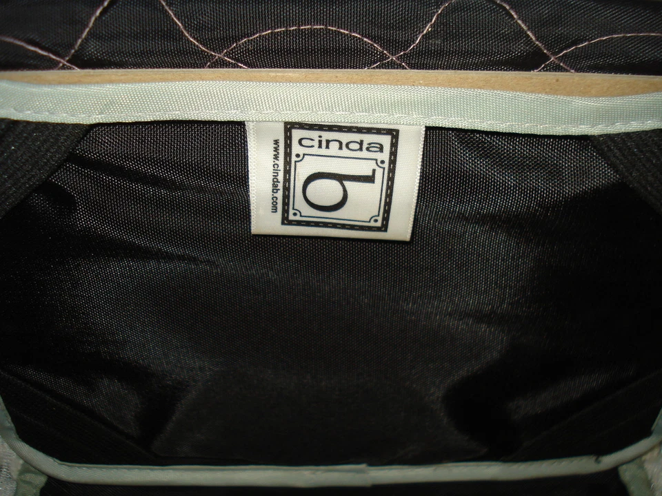 CINDA B ACOLCHADO ROTONDABOUT NEGRO E-READER FUNDA ESTUCHE EN MUY BUEN ESTADO AUTÉNTICO USADO EN EXCELENTE ESTADO SUPER VENTA Foto 3 de 3