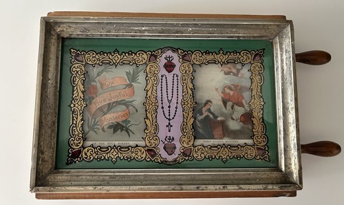 † Rare 1912 Catholic Rosary Prayer Picture Scroll Vitrine Shadow Box-Working †