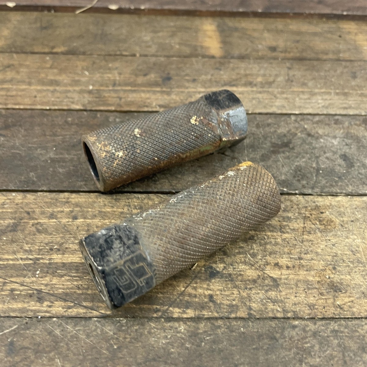 GT BMX Threaded Axle Pegs Pair 3/8in 26T Knurled 80s 90s Old