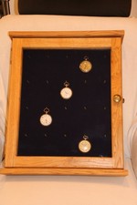 Vitrine für 20 Taschenuhren