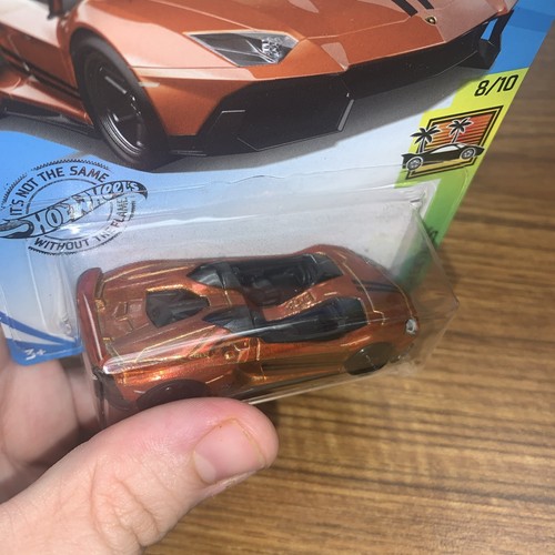 Hot Wheels 2019 Super Treasure Hunt Lamborghini Aventador J 223/250 - Picture 5 of 9