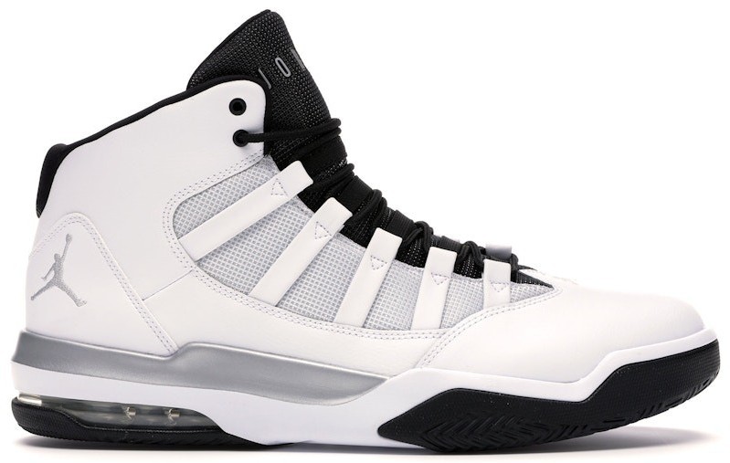 jordan max aura black and white size 5